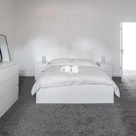 Spacious 4 Bed House In Birmingham, Suitable For Contractors Zewnętrze zdjęcie