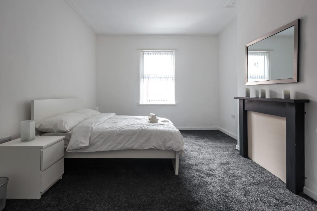 Spacious 4 Bed House In Birmingham, Suitable For Contractors Zewnętrze zdjęcie