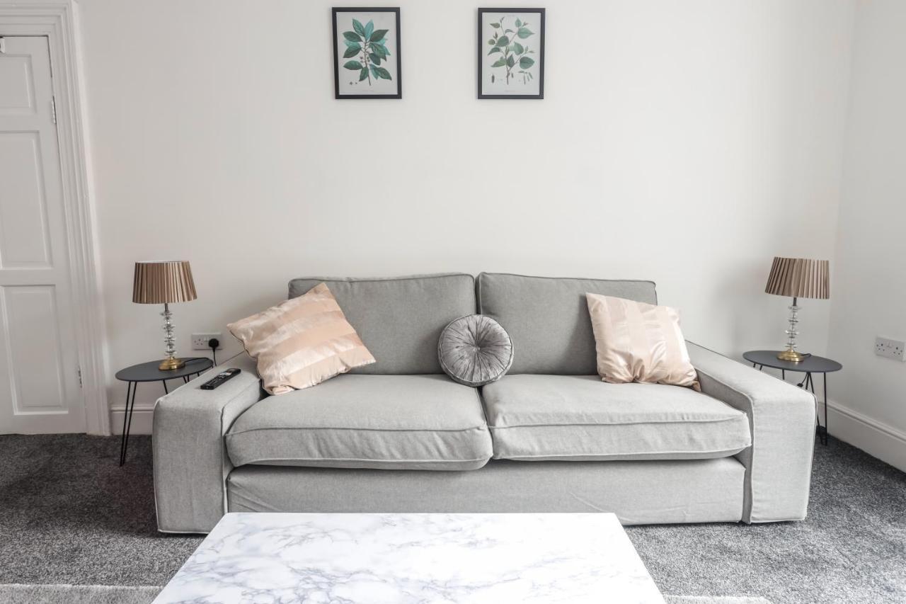 Spacious 4 Bed House In Birmingham, Suitable For Contractors Zewnętrze zdjęcie