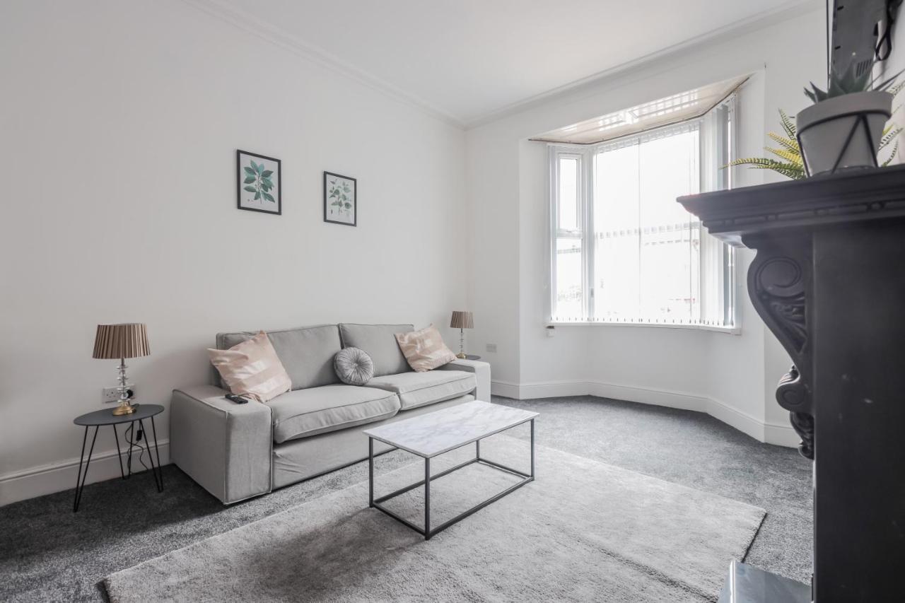 Spacious 4 Bed House In Birmingham, Suitable For Contractors Zewnętrze zdjęcie
