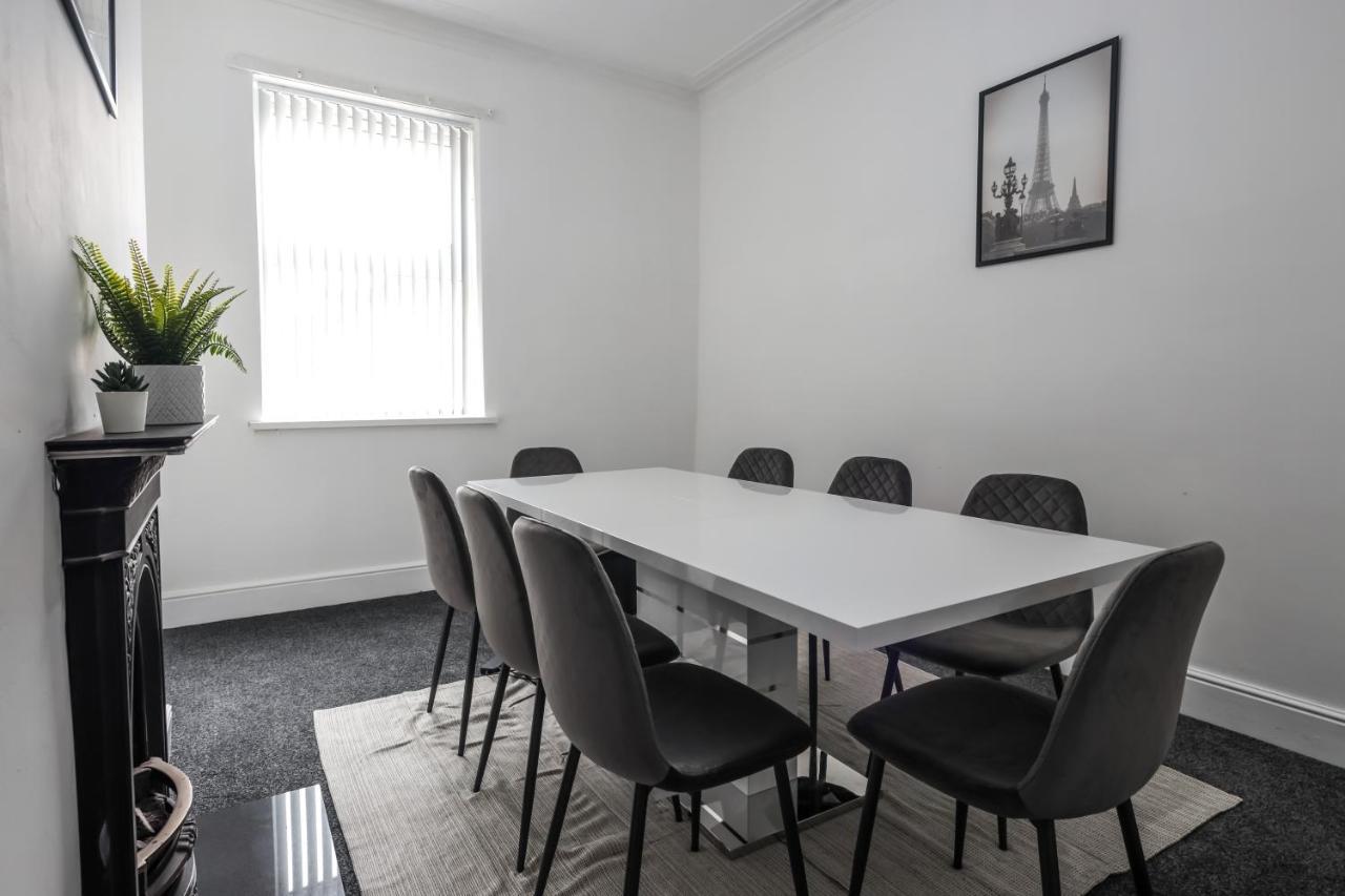 Spacious 4 Bed House In Birmingham, Suitable For Contractors Zewnętrze zdjęcie