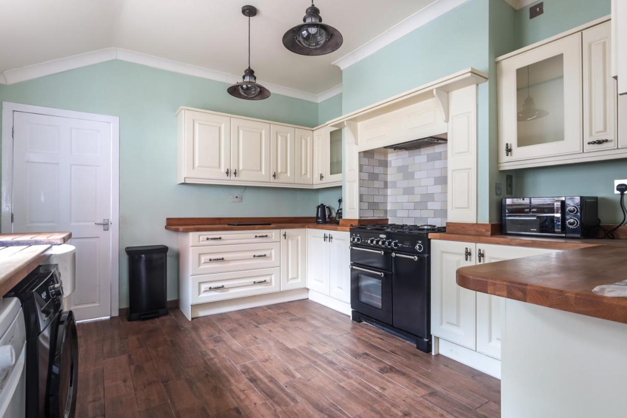 Spacious 4 Bed House In Birmingham, Suitable For Contractors Zewnętrze zdjęcie