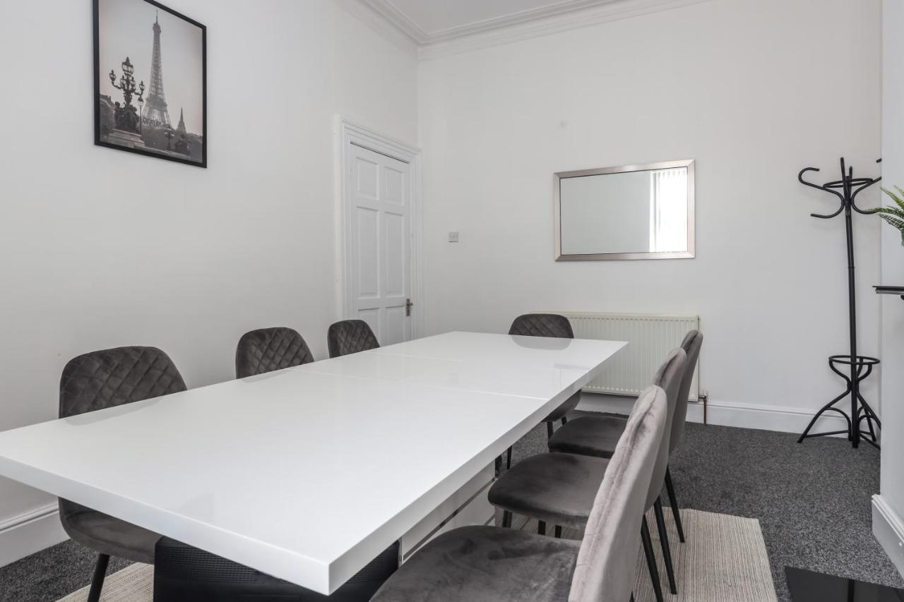 Spacious 4 Bed House In Birmingham, Suitable For Contractors Zewnętrze zdjęcie