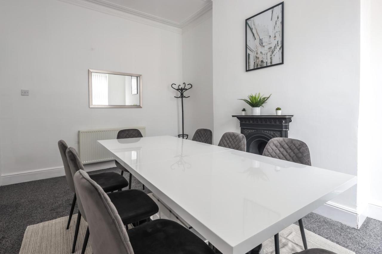 Spacious 4 Bed House In Birmingham, Suitable For Contractors Zewnętrze zdjęcie